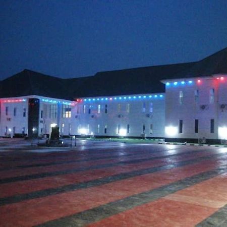 Murphy'S Mansion Resort Umuahia Екстер'єр фото