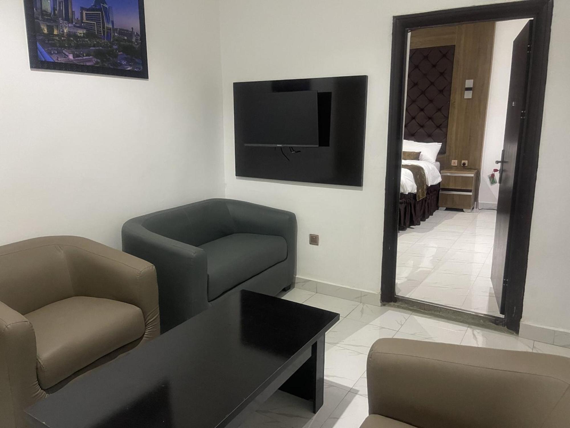 Murphy'S Mansion Resort Umuahia Екстер'єр фото